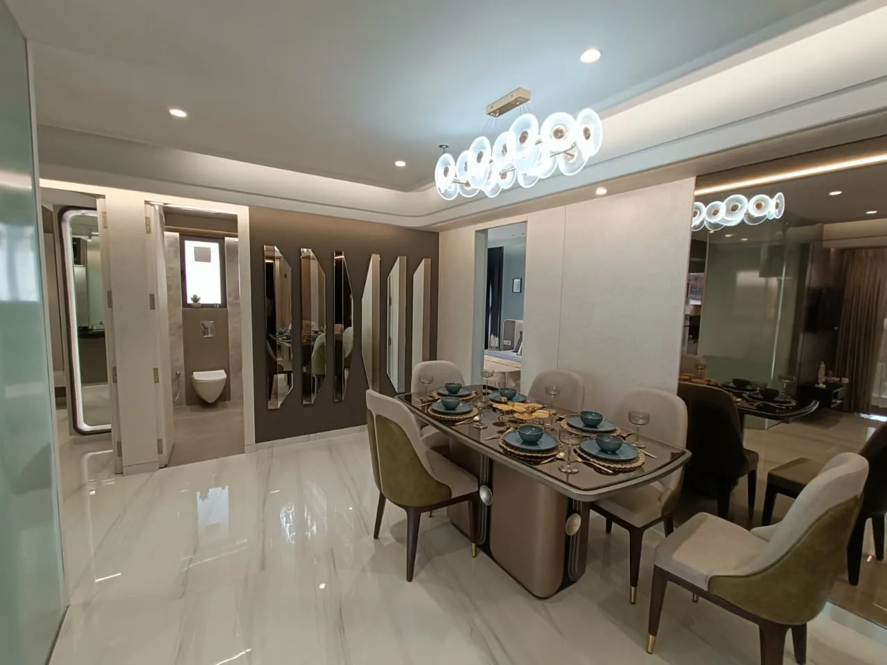 Show flat dining room